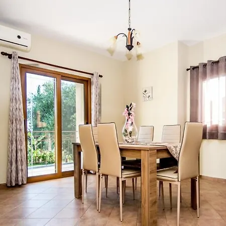 Irida Villa Afrato